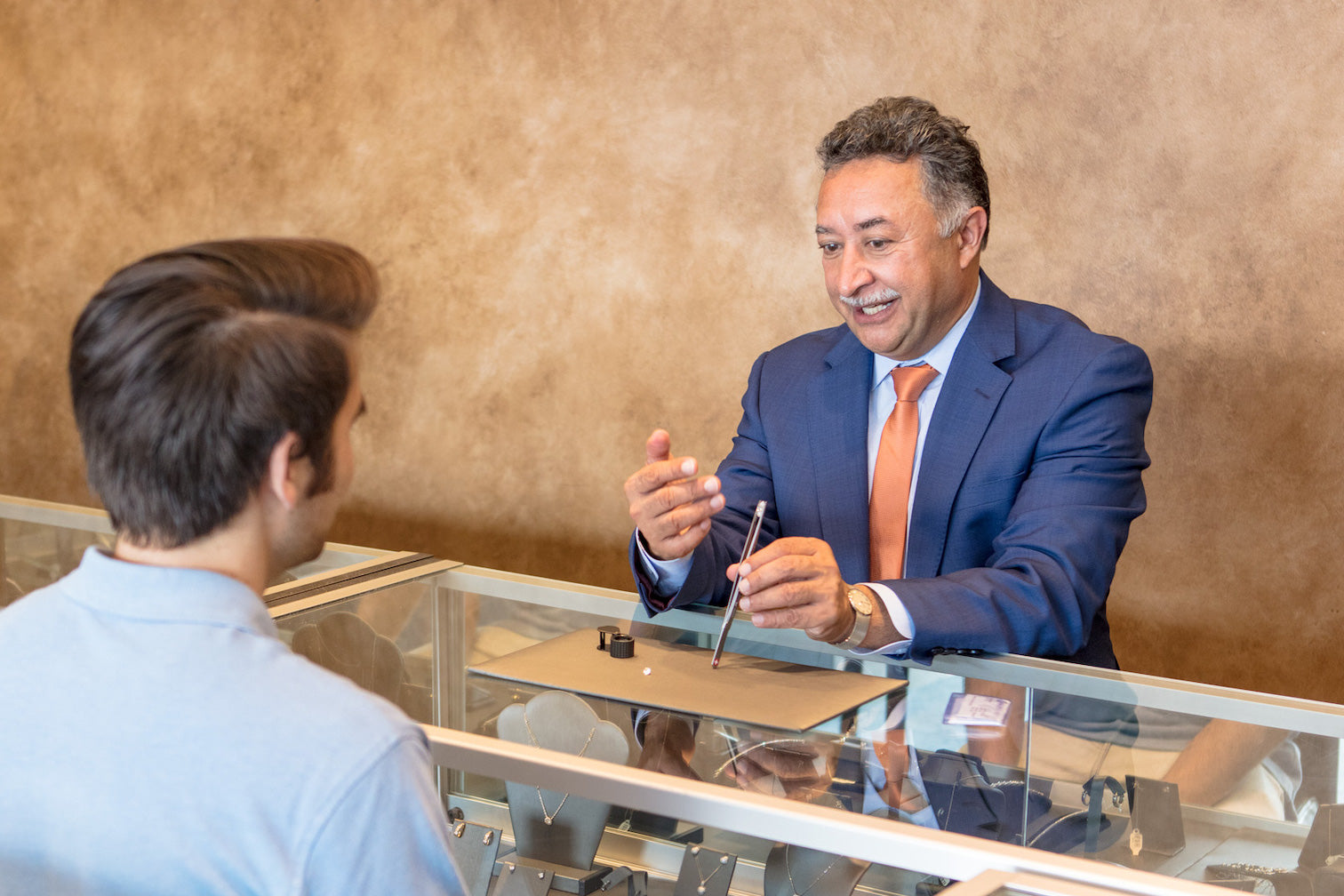 How to find the ideal jeweler Blue Diamond Jeweler